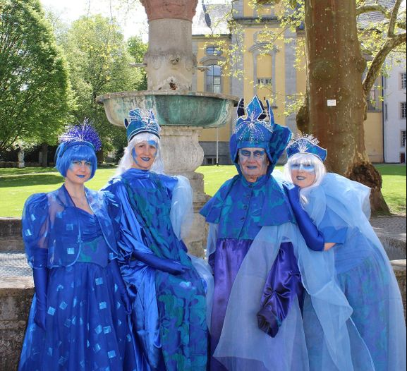 Mit einem eigens entwickelten Theaterstück, bei dem die vier Heilquellen der Stadt selbst zu Bühnenfiguren werden, und einem großen Jubiläumsball feiert Bad Mergentheim 2026 zwei bedeutende Jahrestage seiner Geschichte. Foto: Daniela Moll