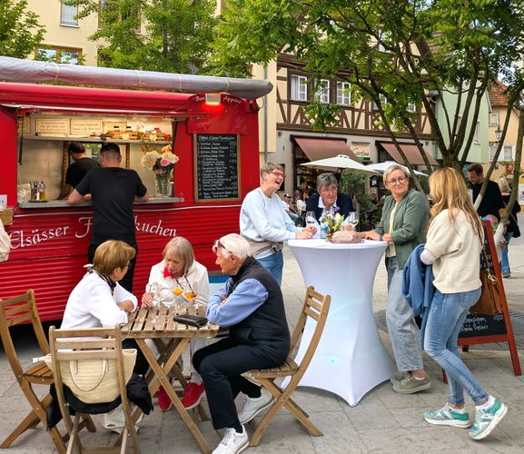 Angenehme Atmosphäre beim Afterwork auf dem Gänsmarkt. 