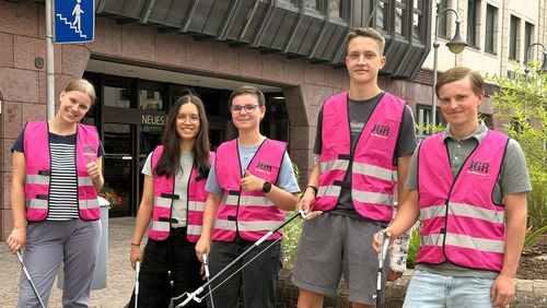 Werben zum Mitmachen bei ihrer Kehrtwende-Aktion am 17. Oktober (von links): die Jugendgemeinderatsmitglieder Alena Remmel, Lara Ehrenfeld, Jannika Kuhn, David Traub und Joachim Roos.