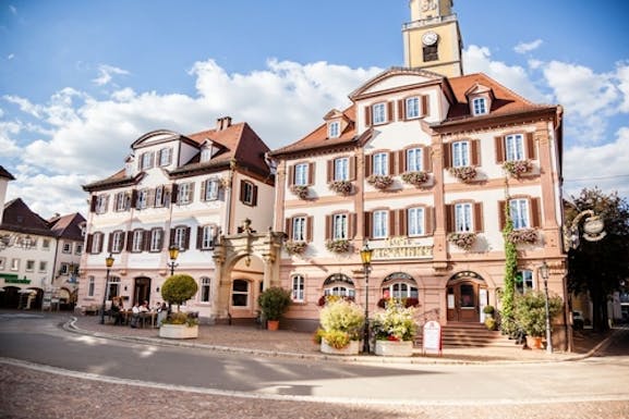 Zwillingshäuser Bad Mergentheim mit der Paneria (Foto: Steffen Müller-Klenk)