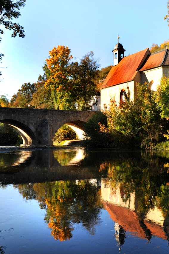 Die Wolfgangskapelle entlang der Tauber