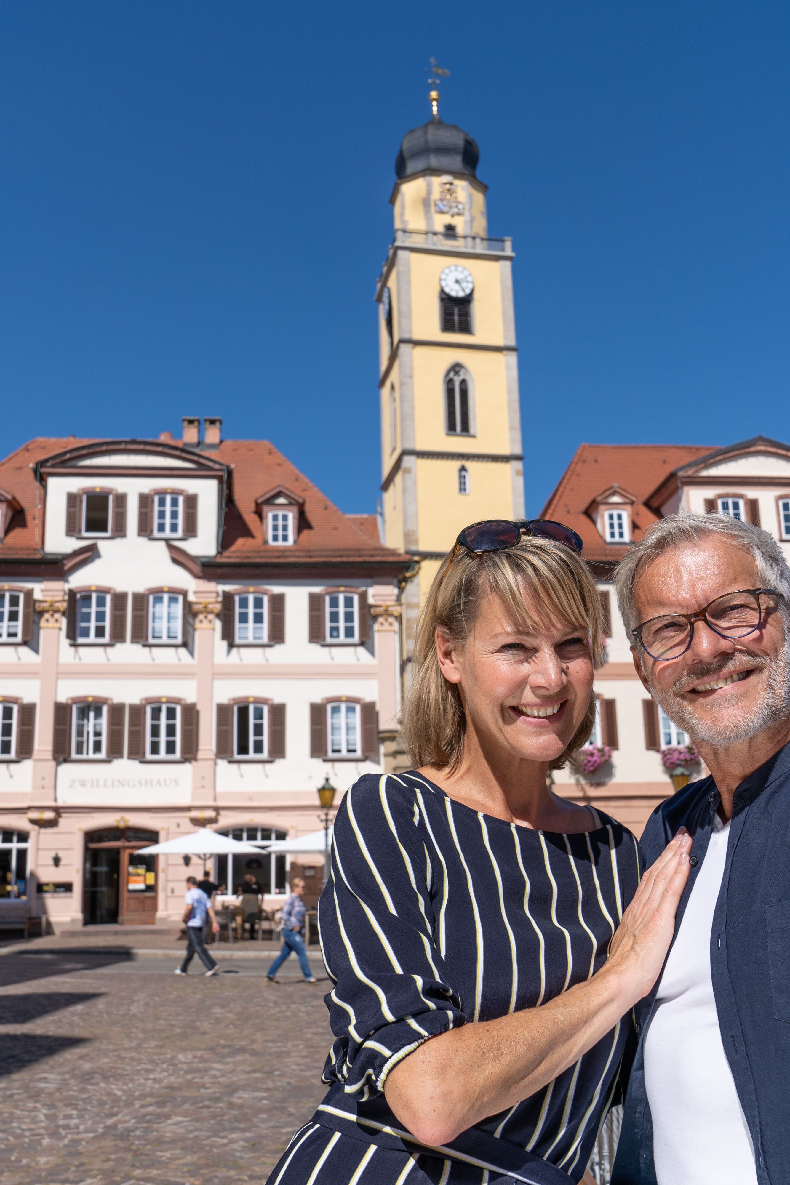 Pärchen mit Selfie Marktplatz