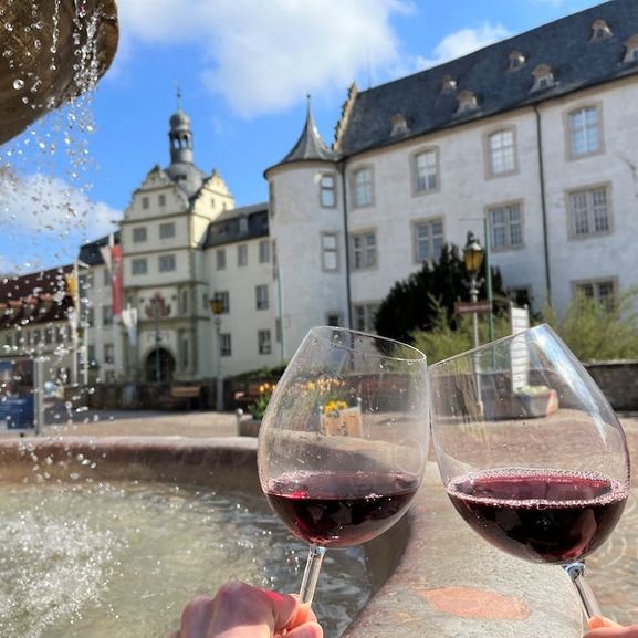 Weinausschank vor besonderer Kulisse