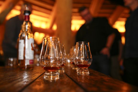 WHISKY &amp; BBQ inkl. Tasting und deftigem BBQ im Erdhaus, Bad Mergentheim